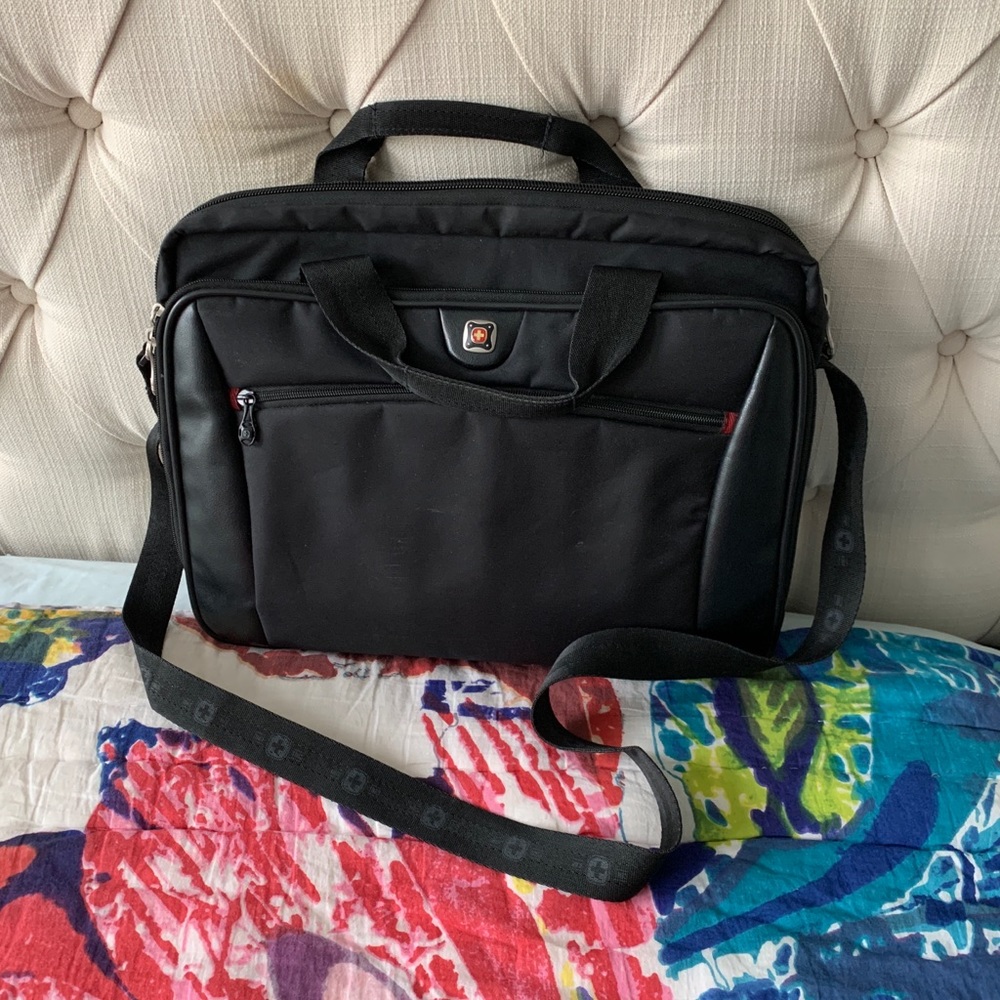 Wenger Swiss Army Laptop Computer Case Shoulder Bag Briefcase